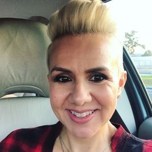 Meet your Posher, Connie